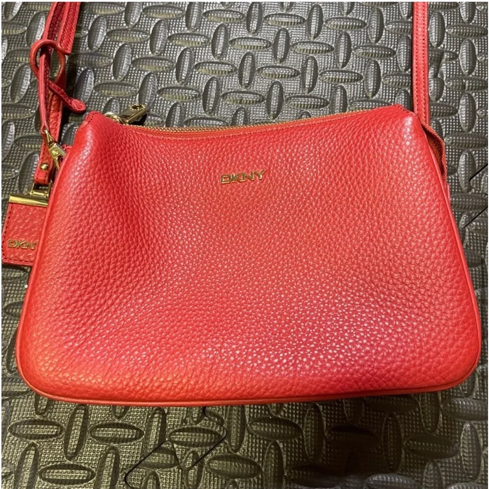 DKNY Crossbody Bag  Handbag Genuine Leather Zipped Red Classic Statement - Picture 6 of 11